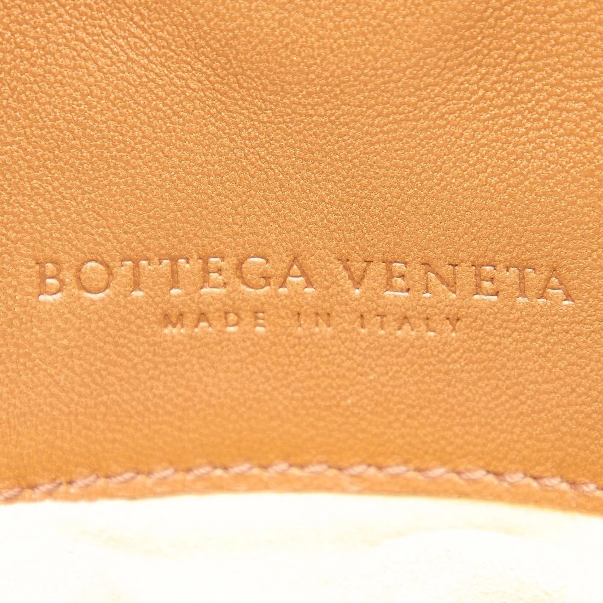 Bottega Veneta Intrecciato Leather Handbag (SHG-18825)