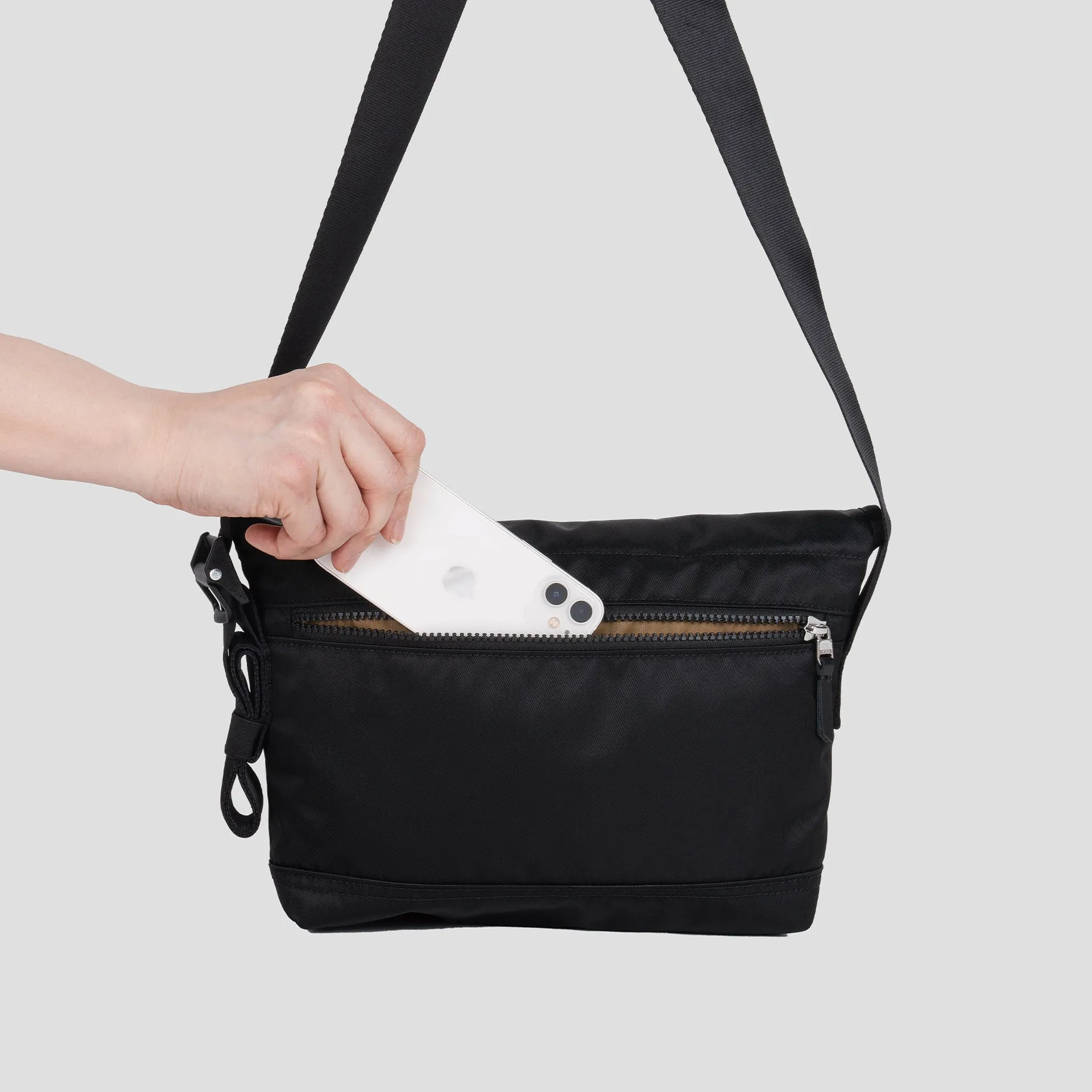 Staple Messenger Bag S Black