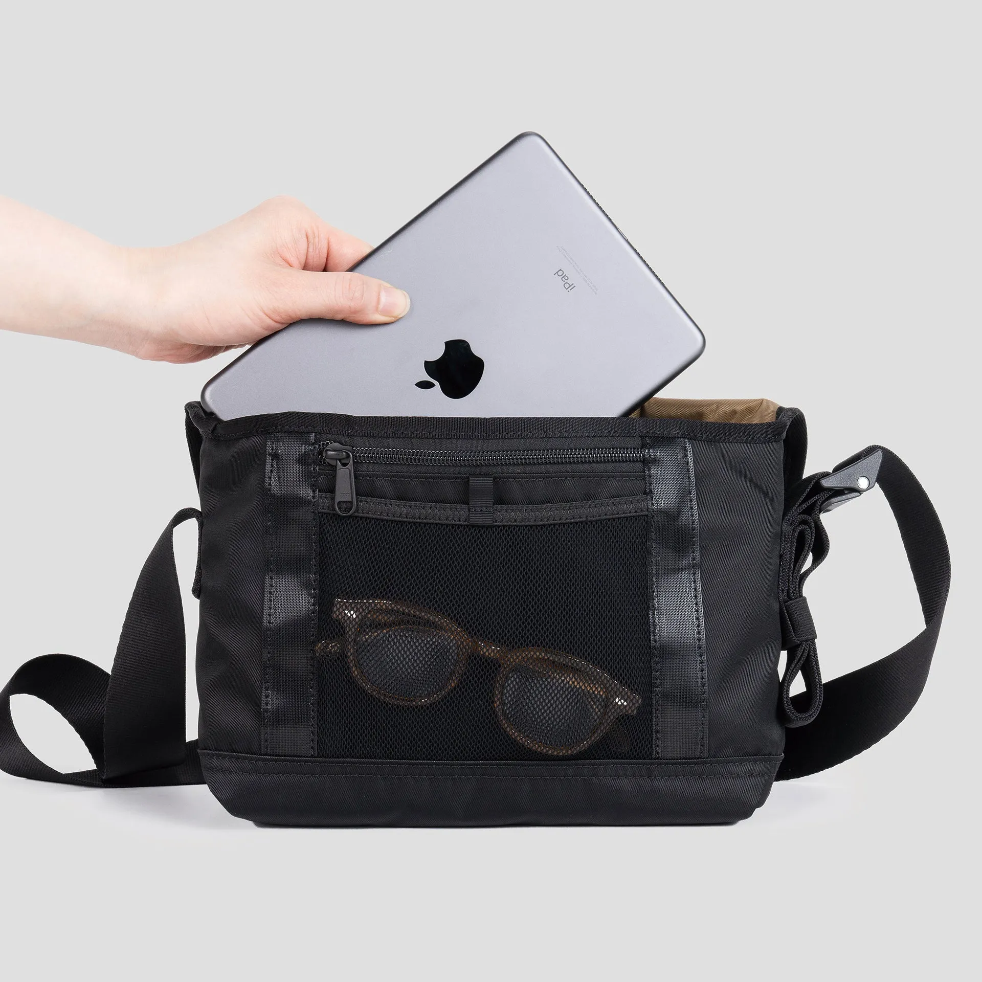 Staple Messenger Bag S Black