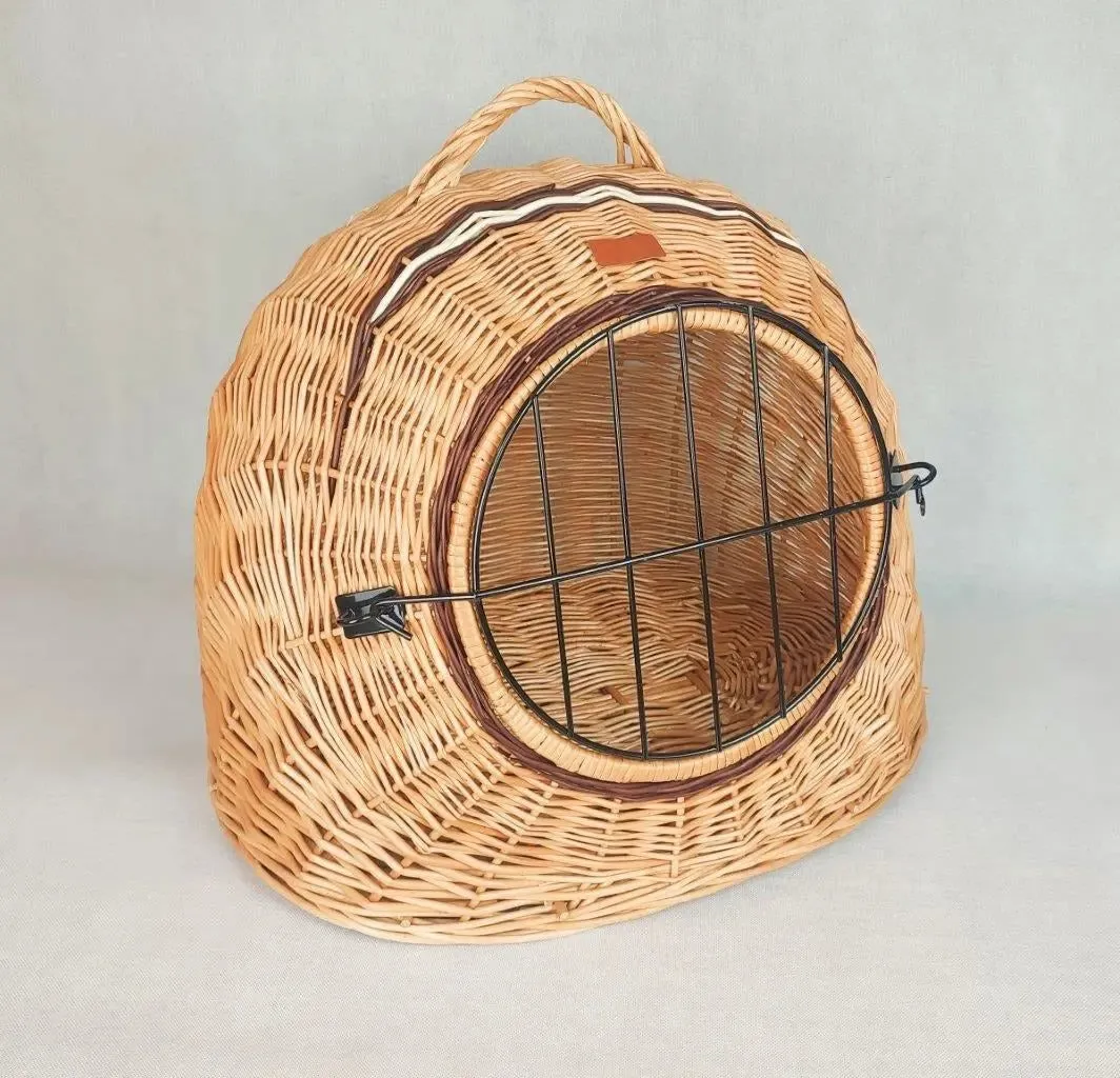 Wicker cat carrier in NATURAL color