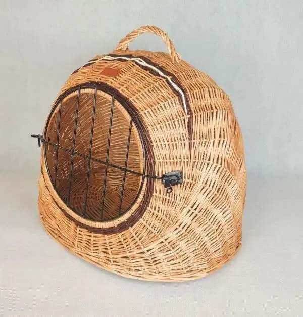 Wicker cat carrier in NATURAL color